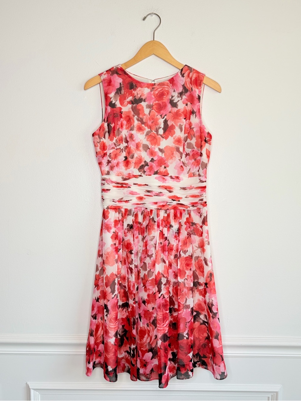 LAUREN Ralph Lauren Vibrant Floral Ruched Sleeveless Midi Dress Women’s Size 4 - Picture 3 of 13